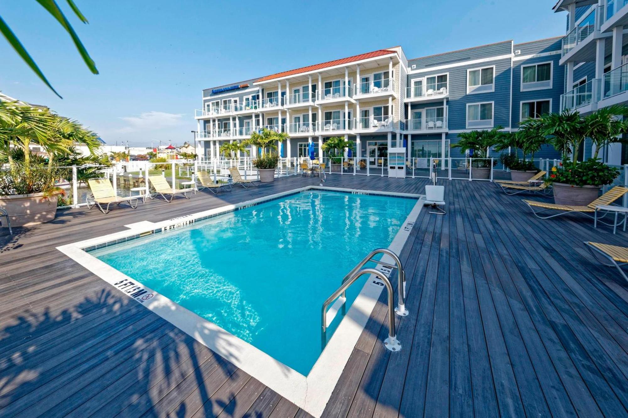 Fairfield Inn & Suites By Marriott Chincoteague Island Waterfront Extérieur photo